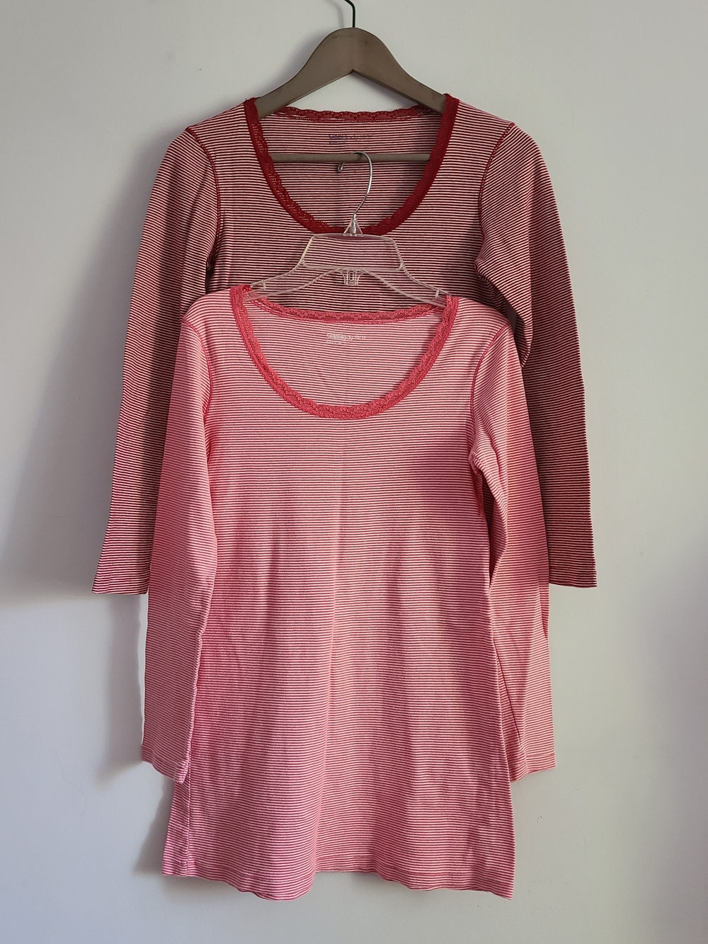 GAP Women's Pink and Red Long Sleeve Sleep Shirts Set of 2 100% Cotton Size XS